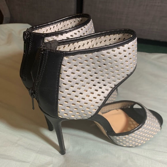 Beau+Ashe silver heels - Picture 2 of 2